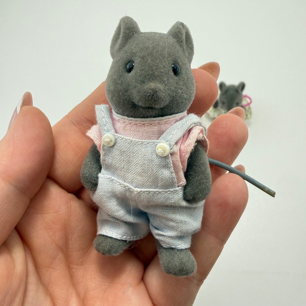 Vintage Sylvanian Family/Calico Critters Thistlethorn Mouse Family Set of 4 - Picture 6 of 12